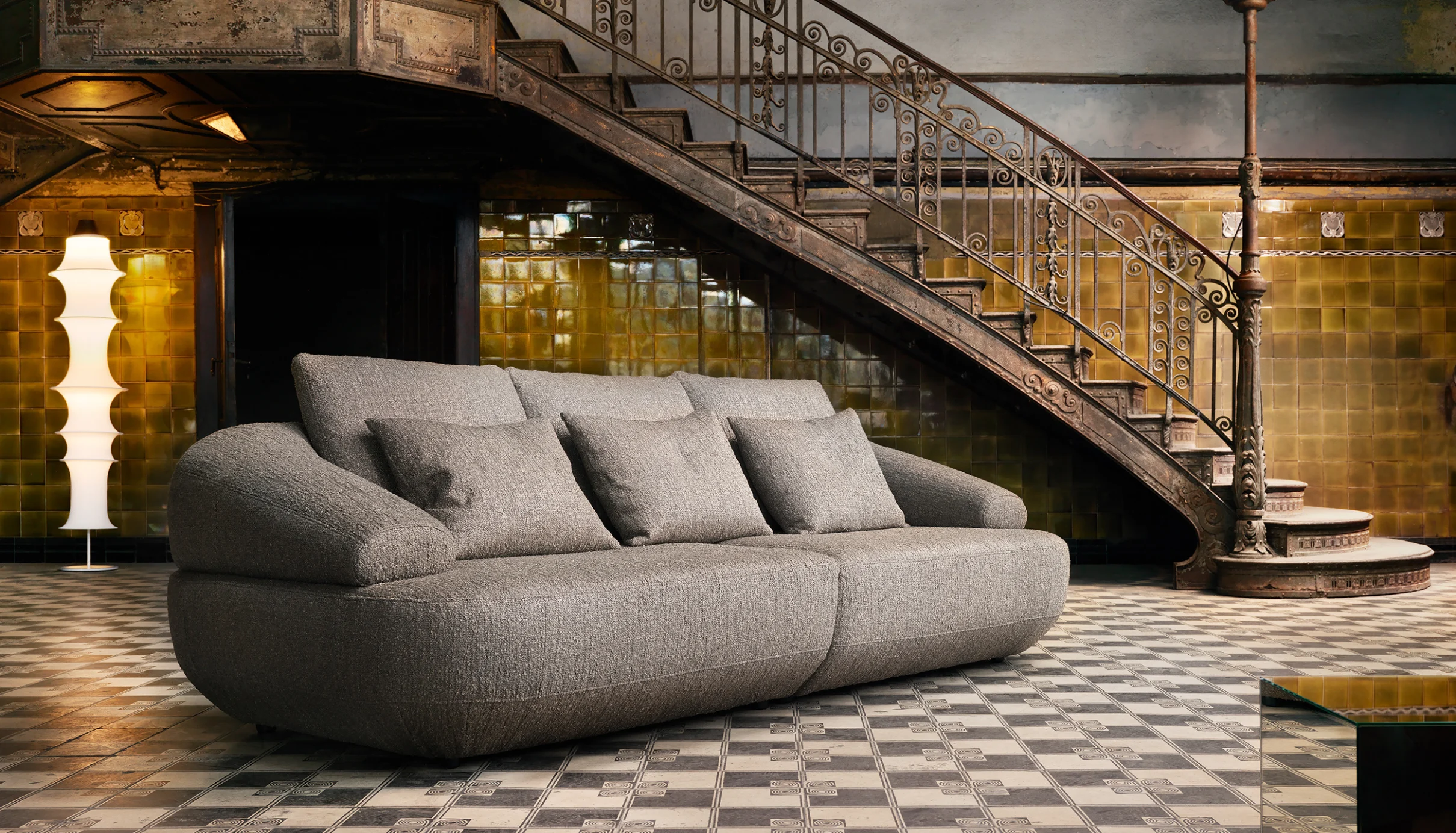 ARISconcept sofa Lunari